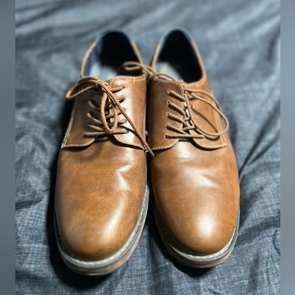 Izod Tan Leather Men's Oxfords